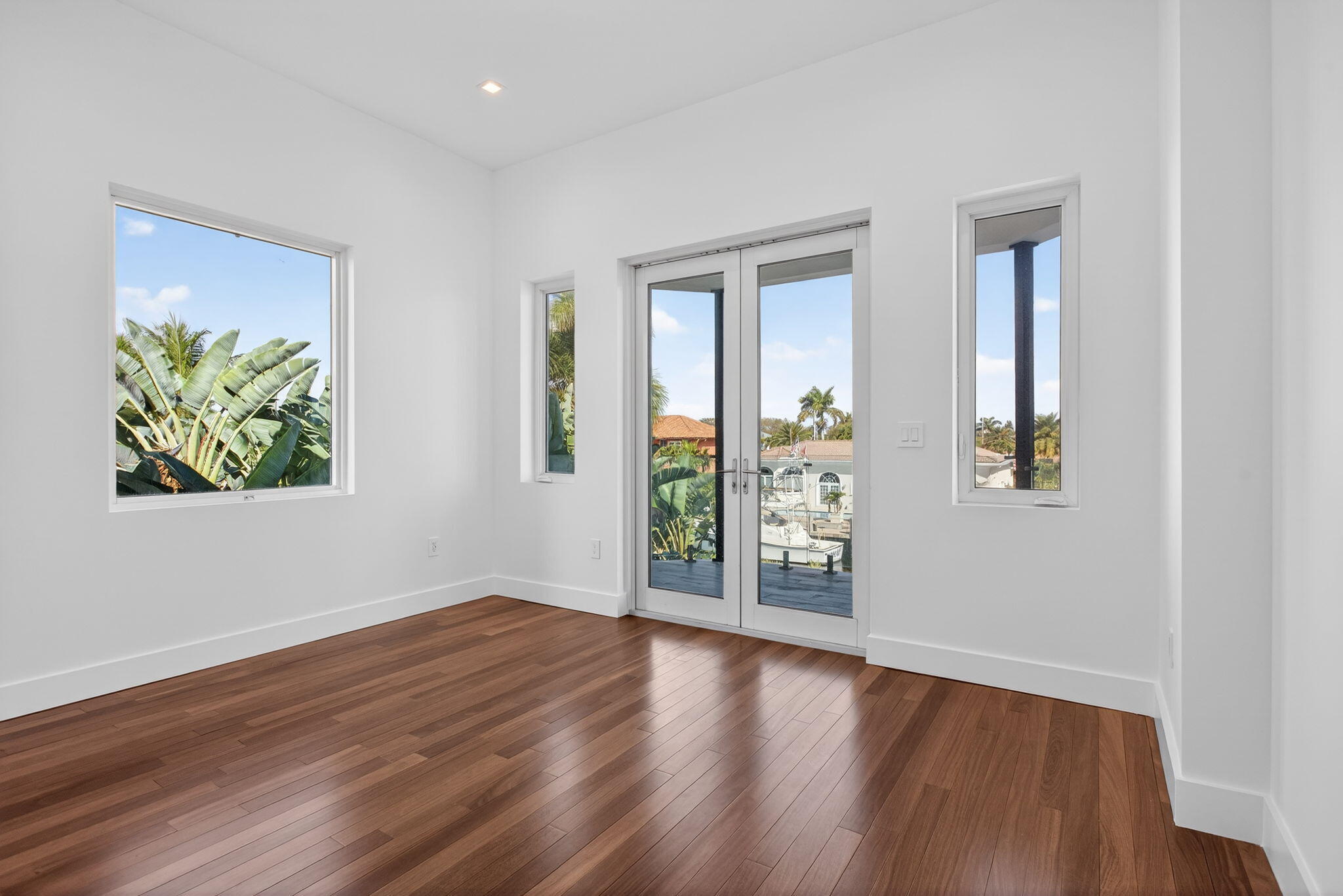 Coral Key Villas - Residential