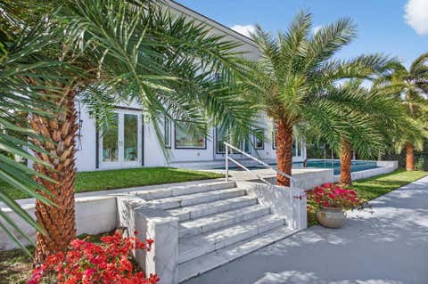 Tiny photo for 2641 NE 48th Street, Lighthouse Point, FL 33064 (MLS # B26015239)