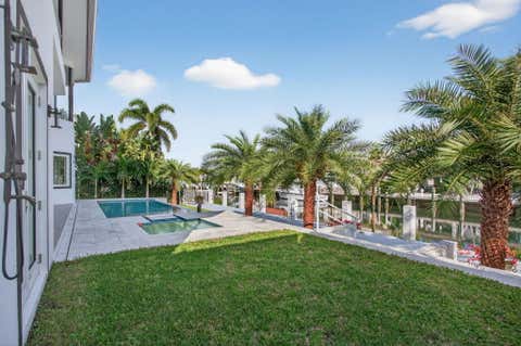 Tiny photo for 2641 NE 48th Street, Lighthouse Point, FL 33064 (MLS # B26015239)