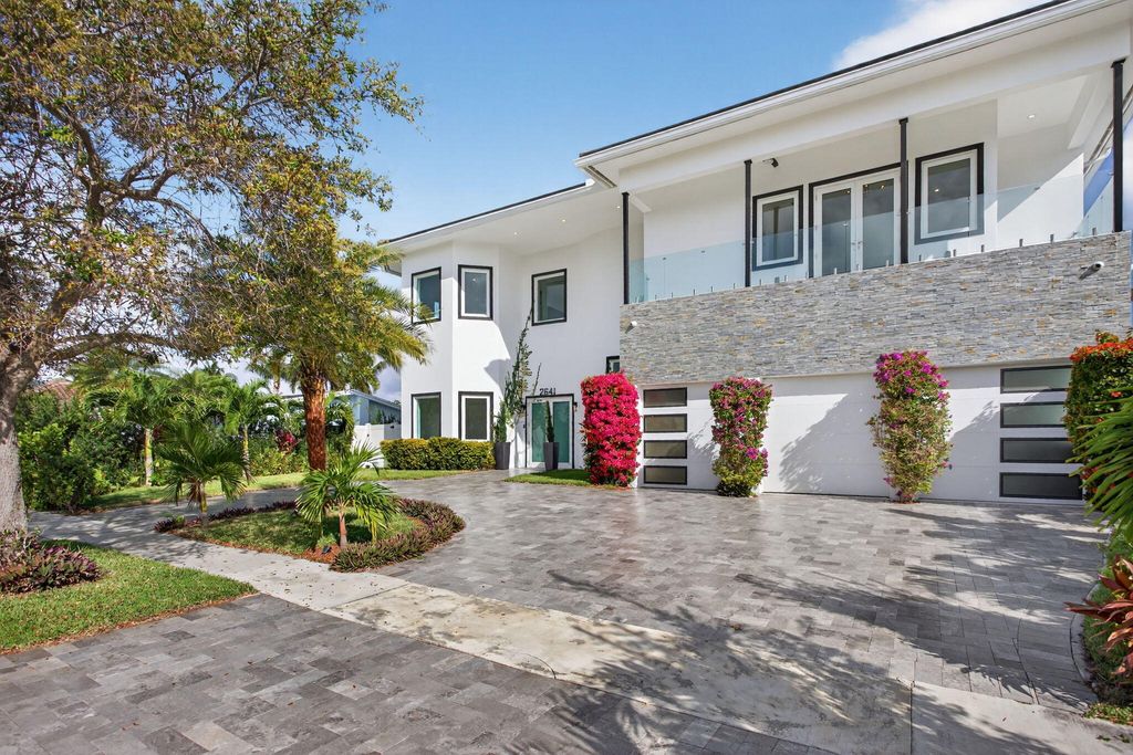 Photo of 2641 NE 48th Street, Lighthouse Point, FL 33064 (MLS # B26015239)