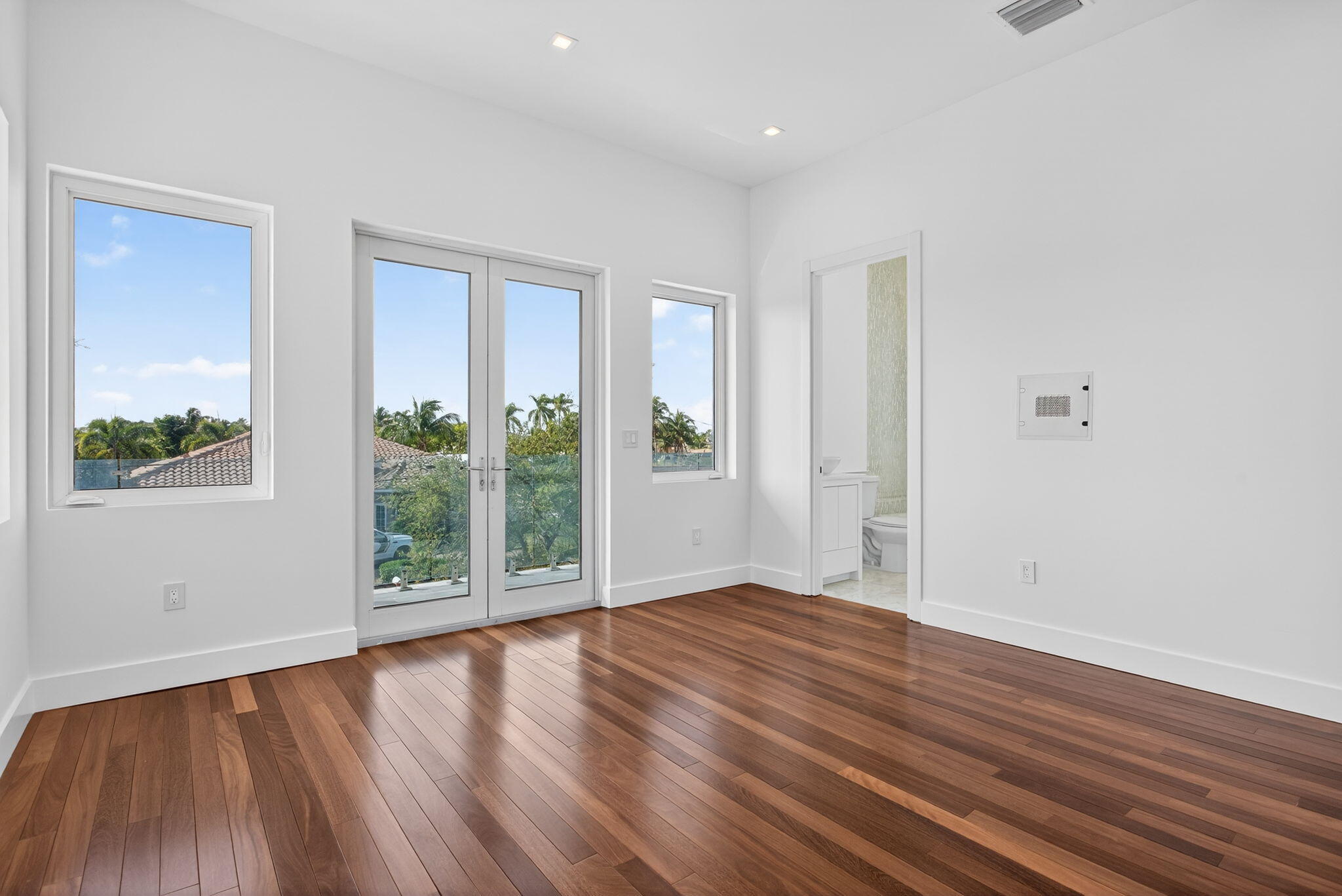 Coral Key Villas - Residential