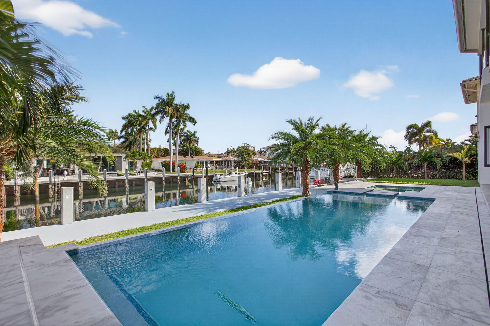 Coral Key Villas - Residential