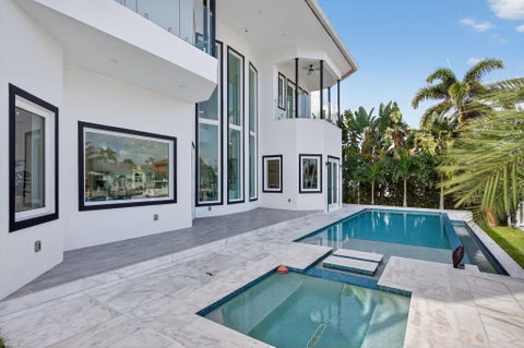 Tiny photo for 2641 NE 48th Street, Lighthouse Point, FL 33064 (MLS # B26015239)