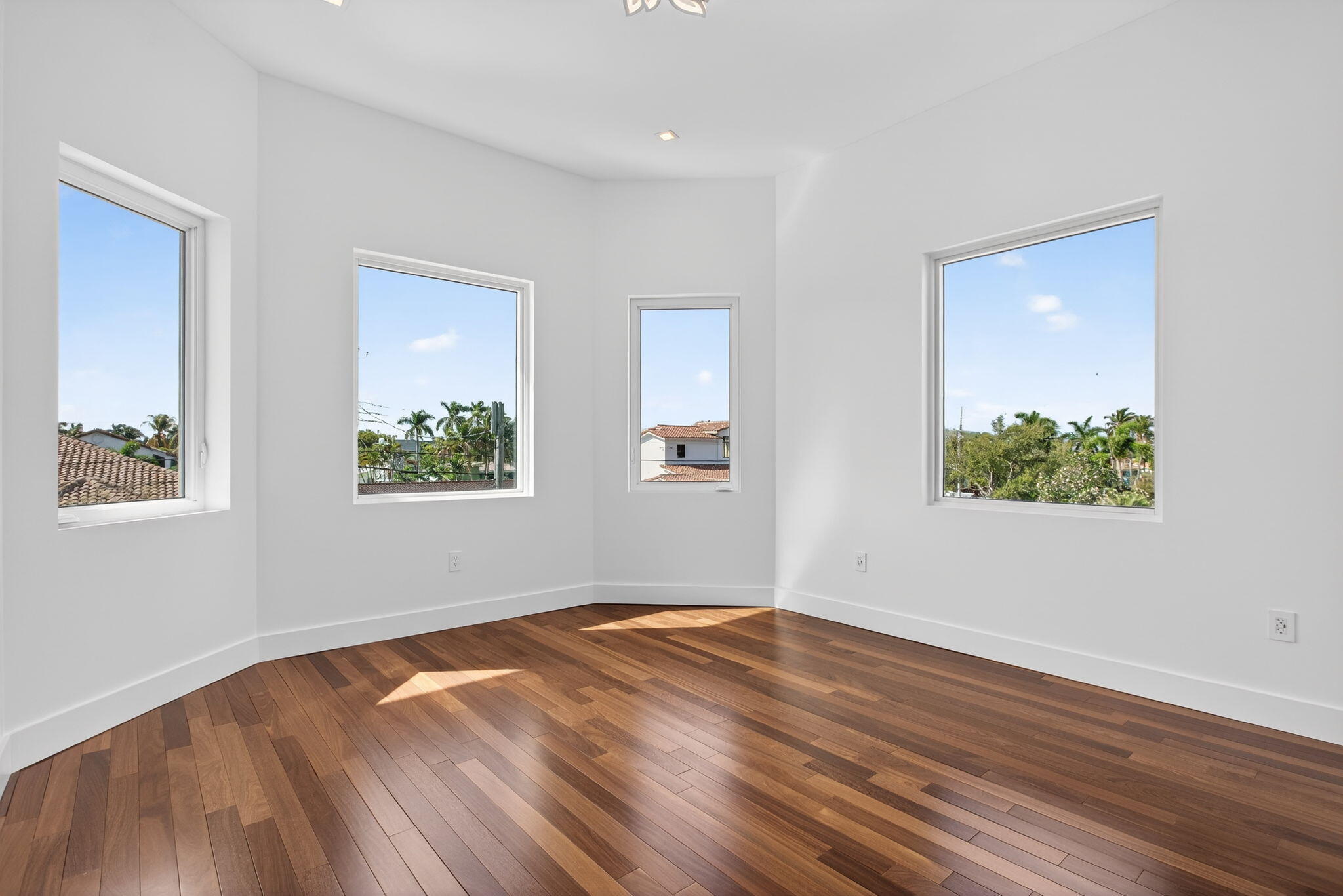 Coral Key Villas - Residential