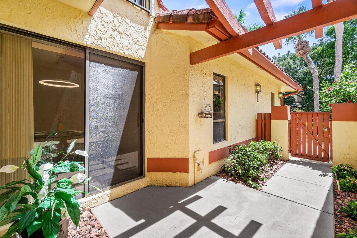 5335 10th Fairway Drive 3