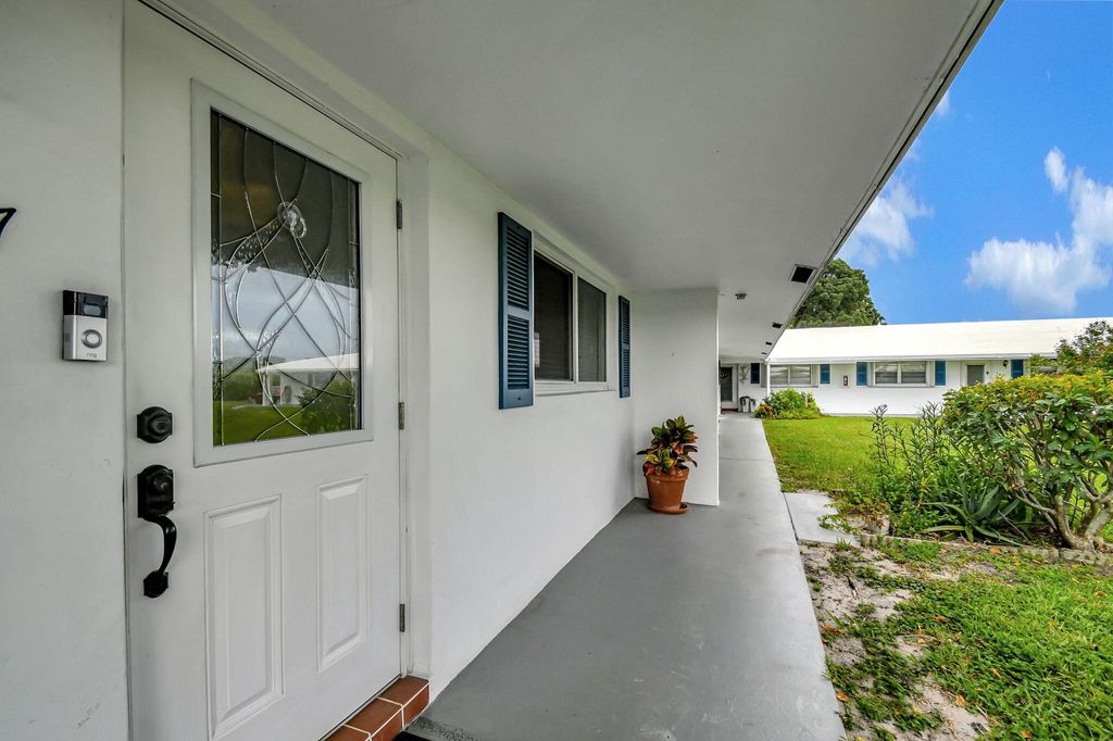 Photo of 300 SW Golfview Terrace #137, Boynton Beach, FL 33426 (MLS # R11015387)