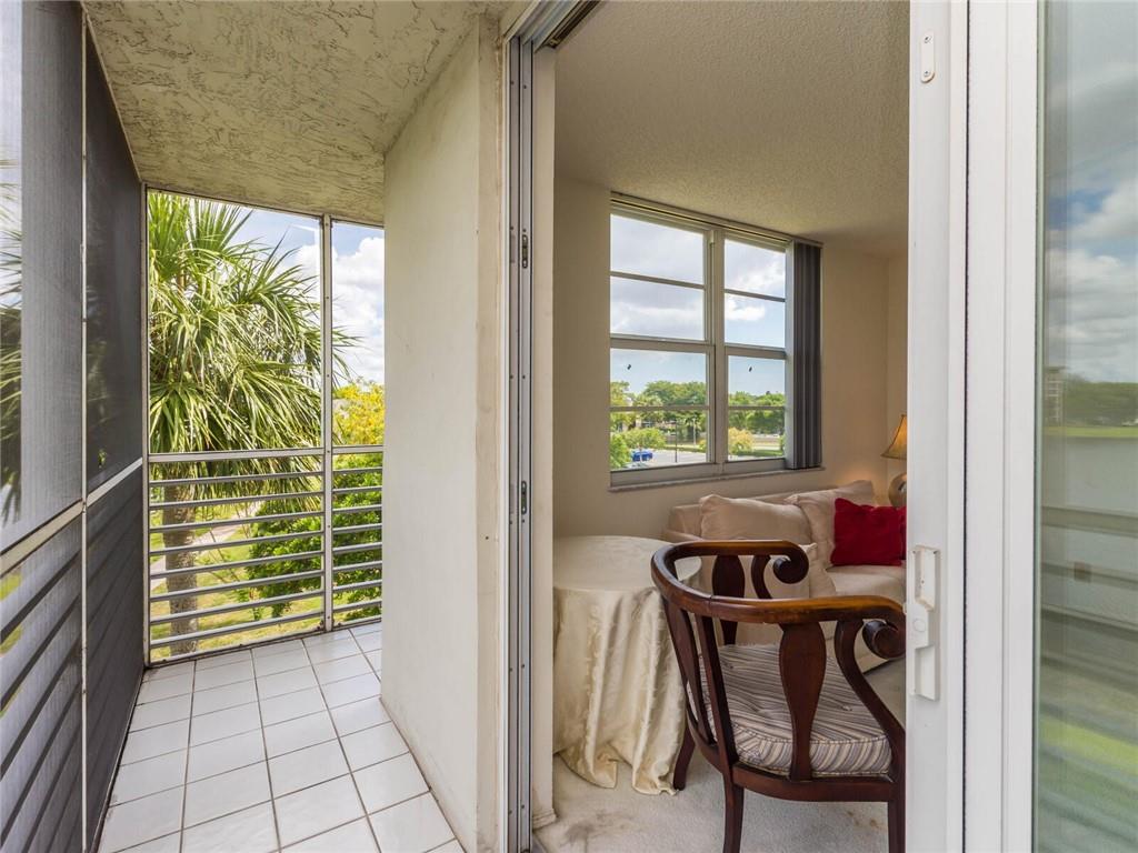 PALM AIRE COUNRTY CLUB - Residential