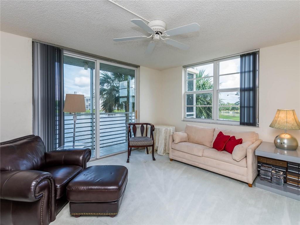 PALM AIRE COUNRTY CLUB - Residential