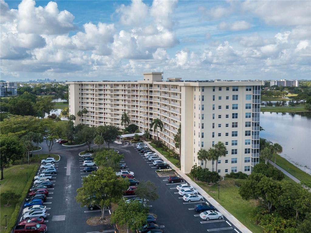 PALM AIRE COUNRTY CLUB - Residential