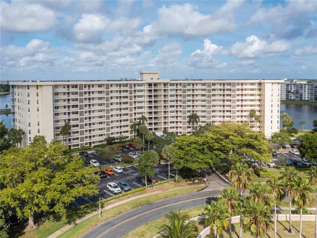 PALM AIRE COUNRTY CLUB - Residential