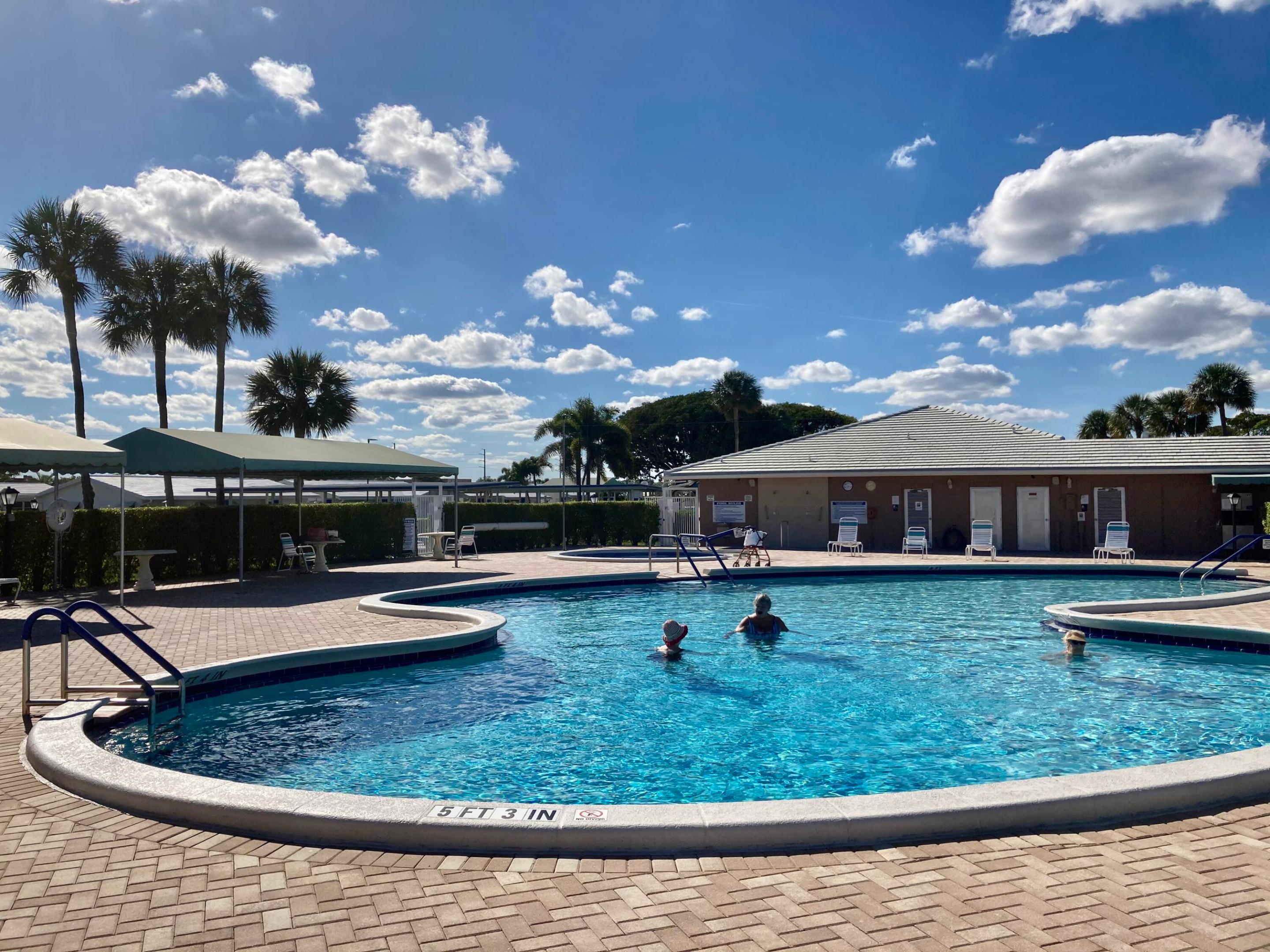 PALM BEACH LEISUREVILLE REPLAT - Residential