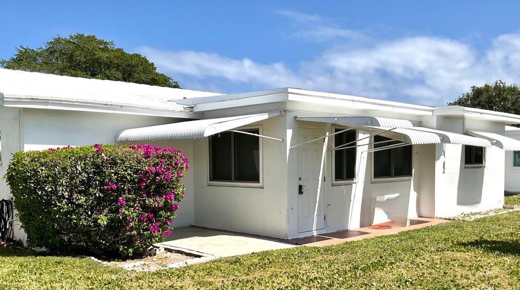 Photo of 133 NW 10th Court, Boynton Beach, FL 33426 (MLS # B26019227)