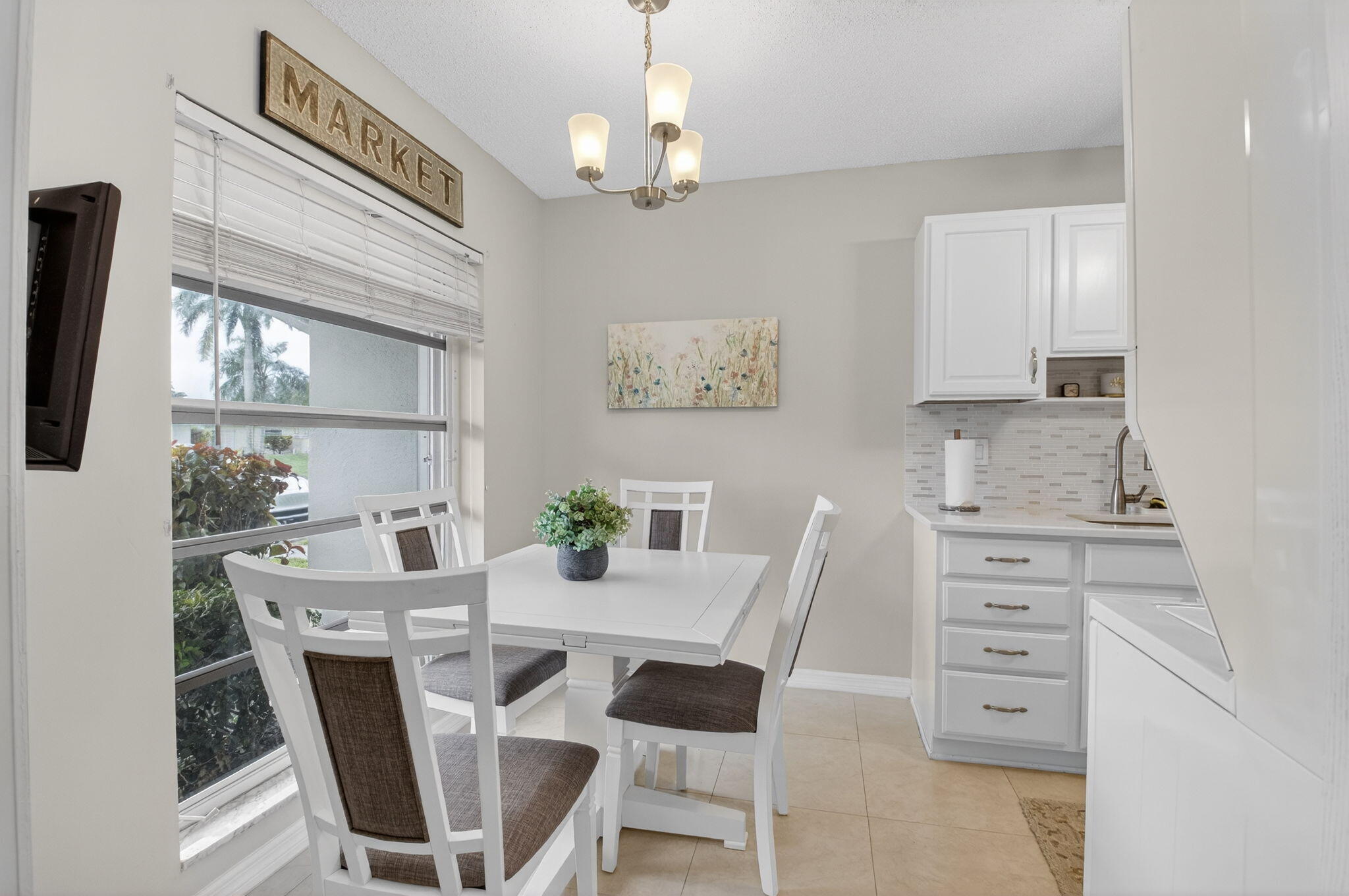 8633 Chevy Chase Drive