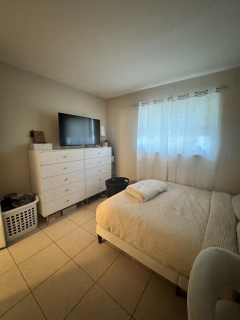 Tiny photo for 101 NE 41st Street #17A, Oakland Park, FL 33334 (MLS # F10538507)