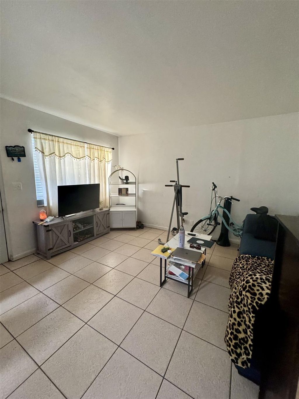 Photo of 101 NE 41st St #17A, Fort Lauderdale, FL 33334 (MLS # F10538507)