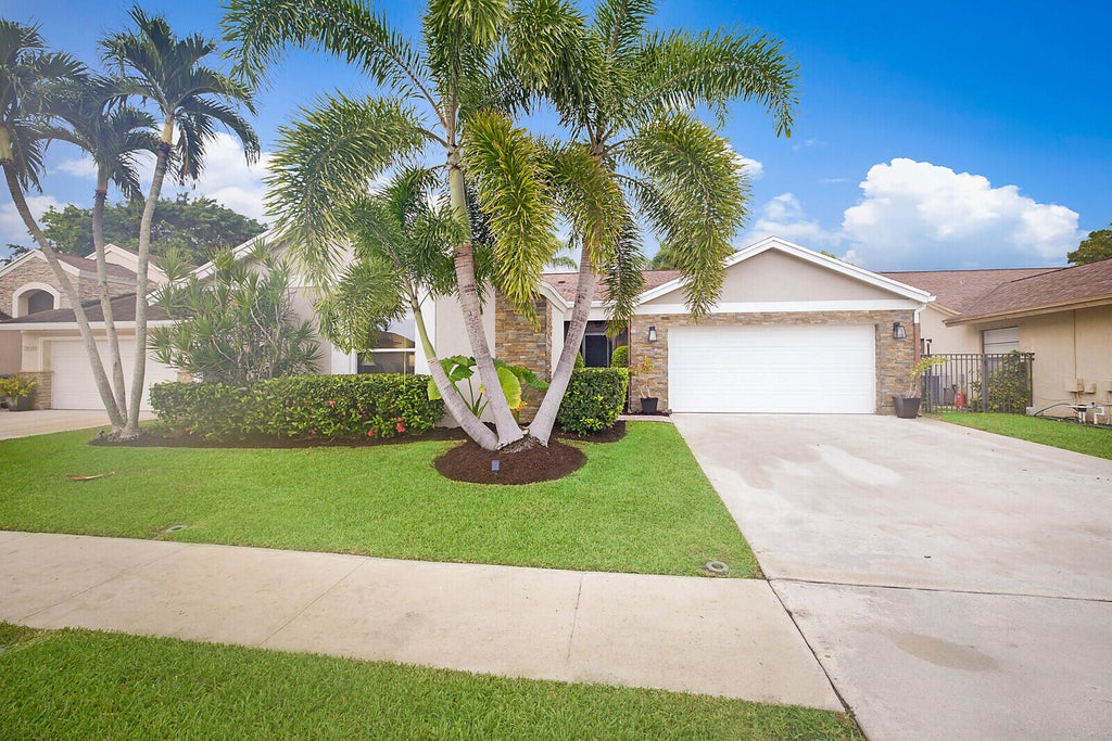 Photo of 21021 Windemere Lane, Boca Raton, FL 33428 (MLS # R10996897)