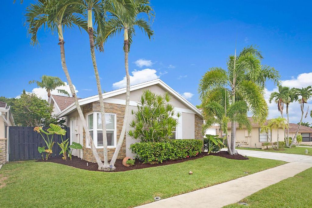 Photo of 21021 Windemere Lane, Boca Raton, FL 33428 (MLS # R10996897)