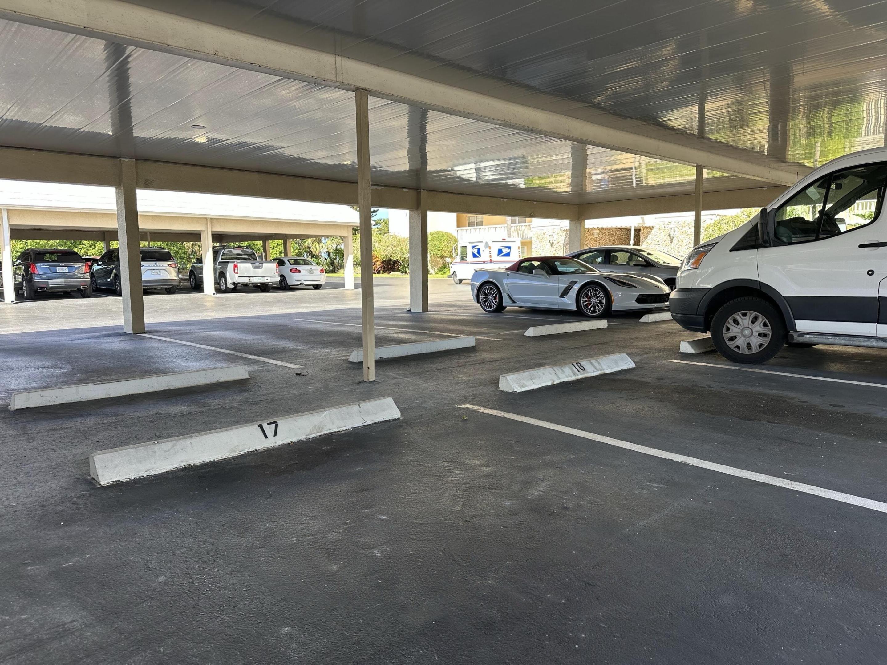 LAKE HARBOUR TOWERS CONDO - Residential