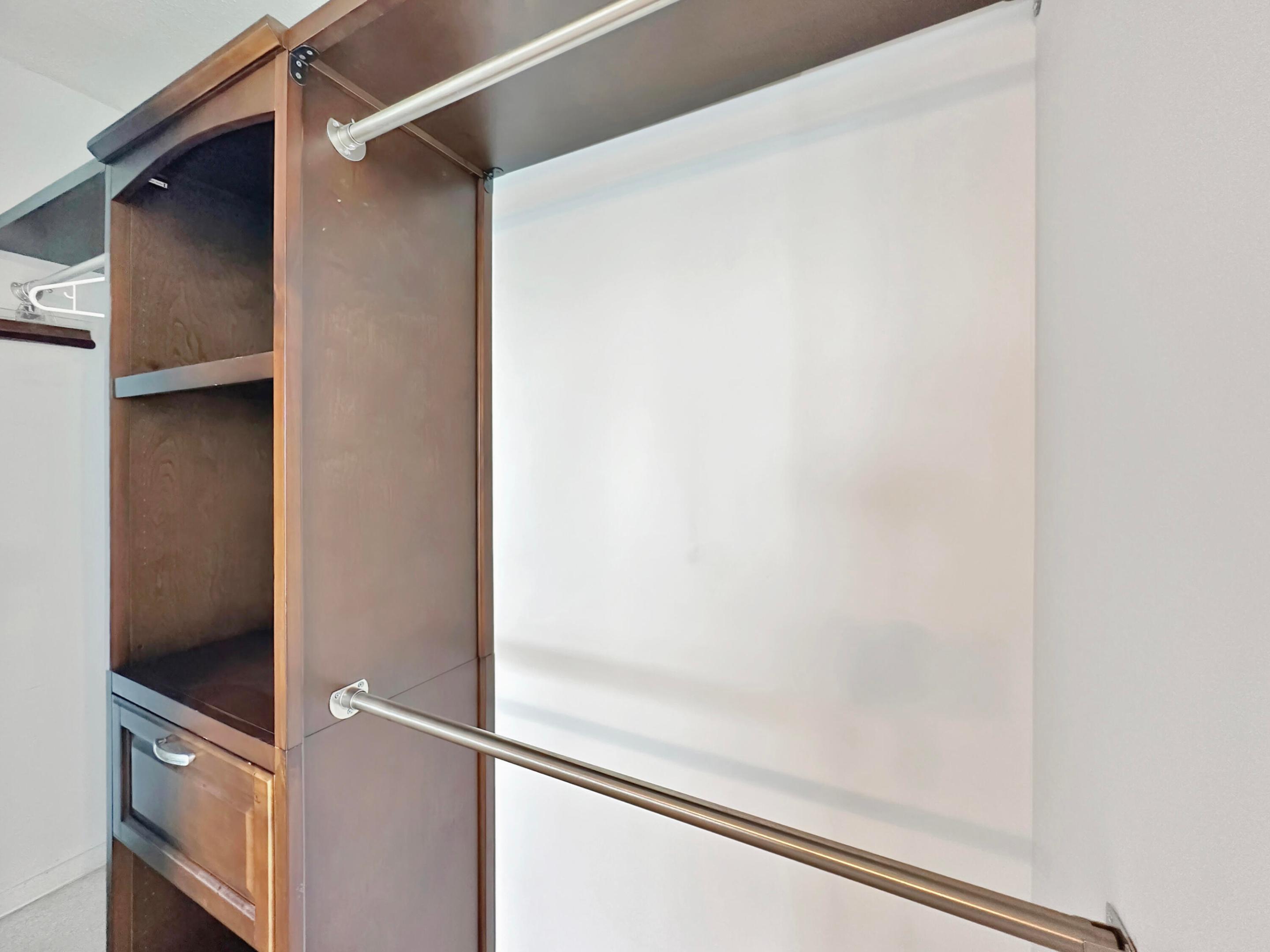 LAKE HARBOUR TOWERS CONDO - Residential