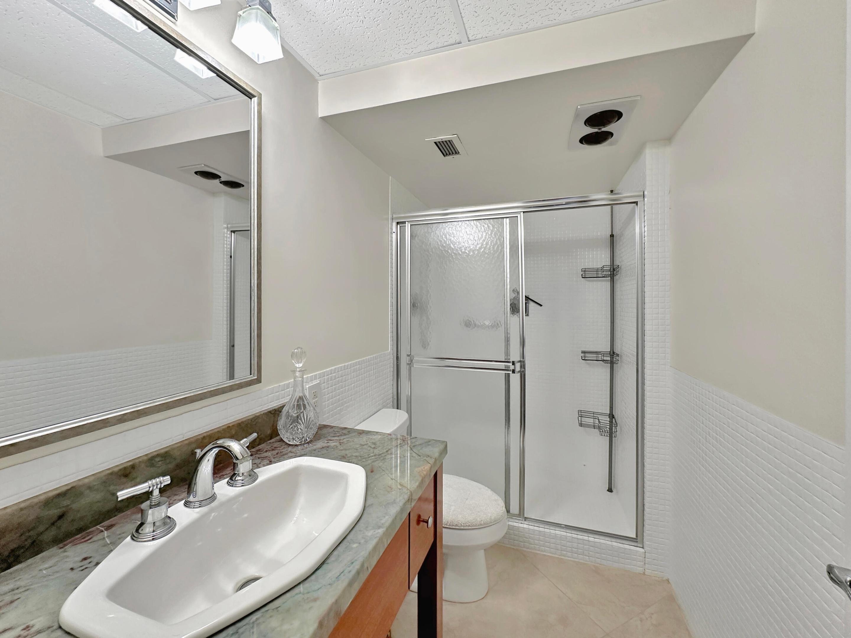 LAKE HARBOUR TOWERS CONDO - Residential