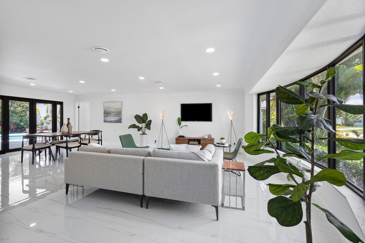 BOCA RATON SQUARE 9 - Residential Lease