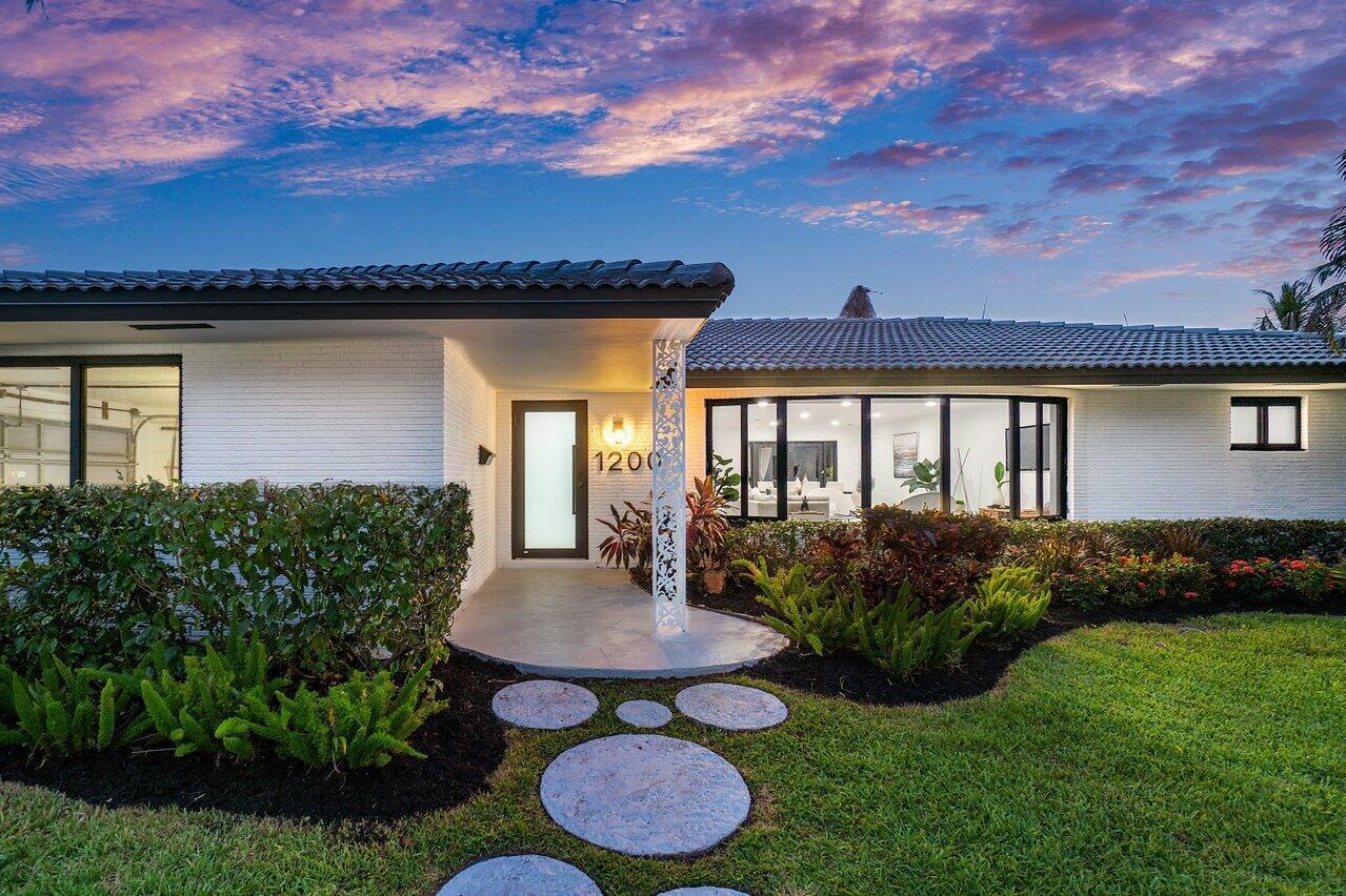 BOCA RATON SQUARE 9 - Residential Lease