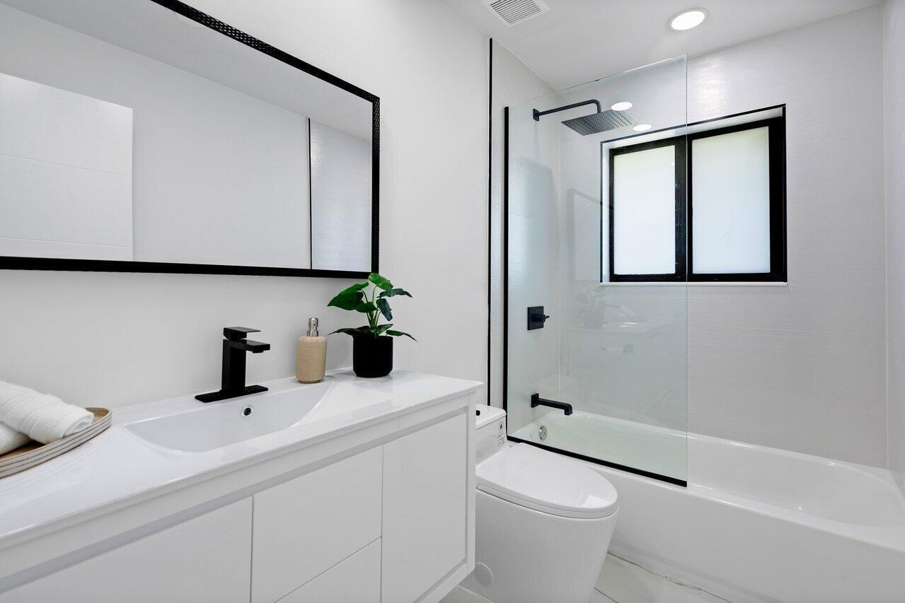 BOCA RATON SQUARE 9 - Residential Lease