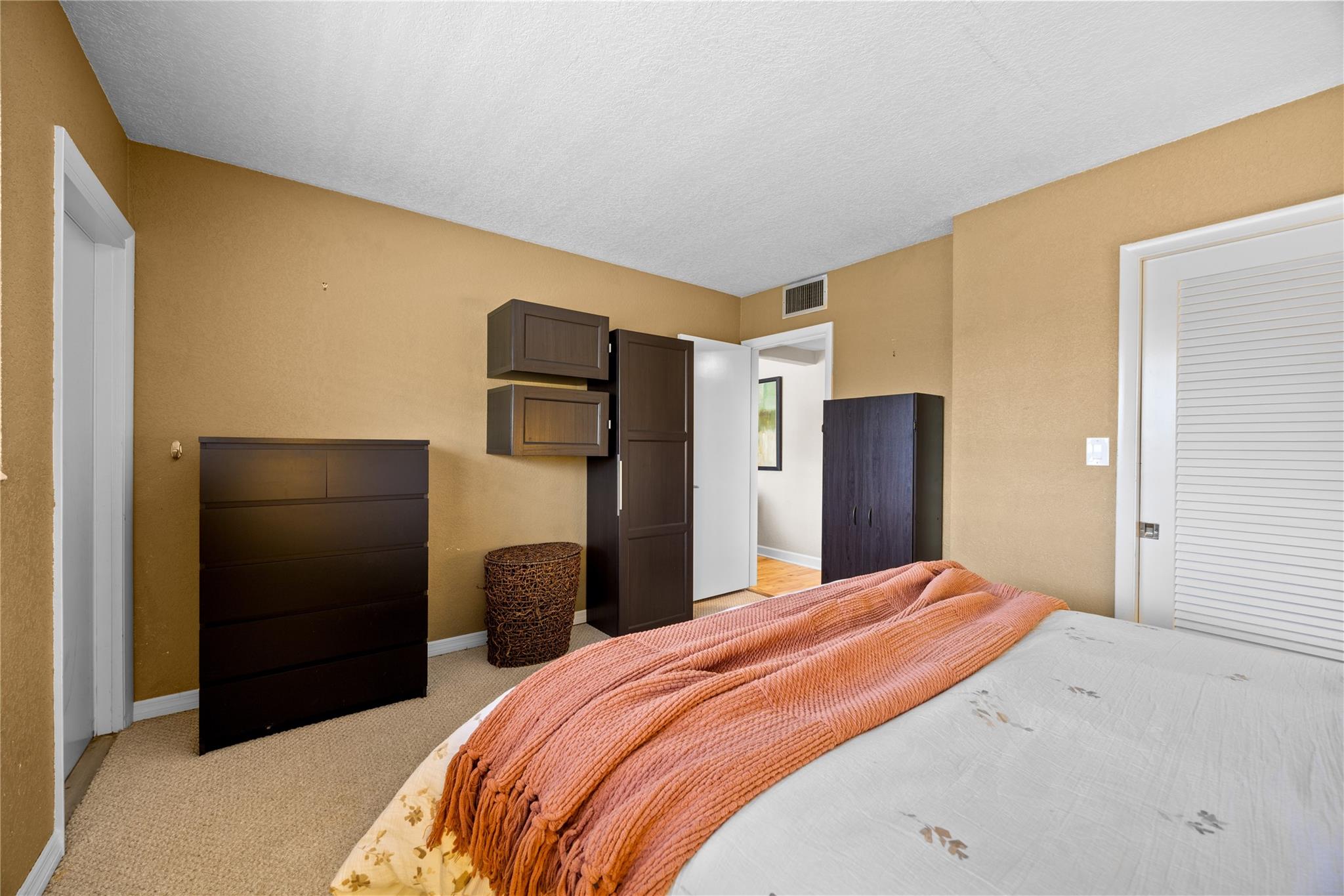 SAVOY APTS CO-OP - Residential