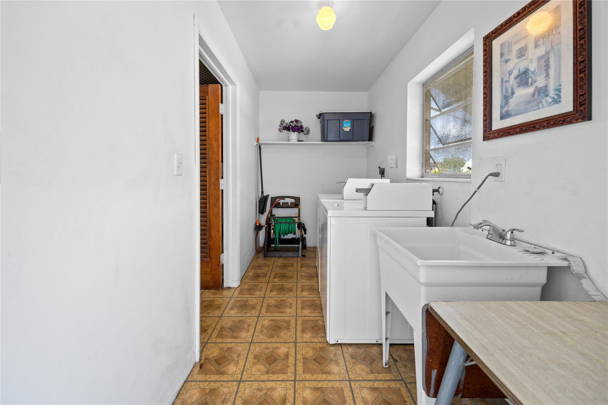 SAVOY APTS CO-OP - Residential