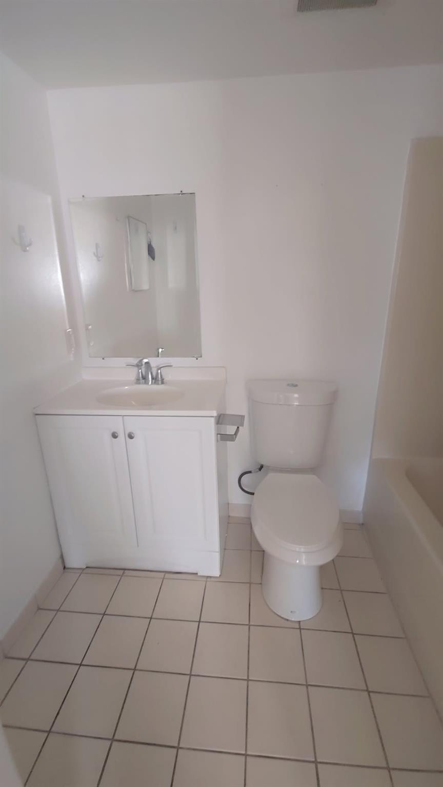 LAKEWOOD AT EMERALD HILLS - Residential Lease