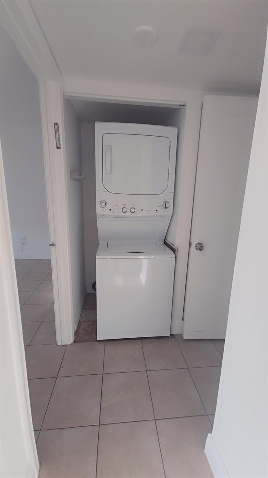 LAKEWOOD AT EMERALD HILLS - Residential Lease