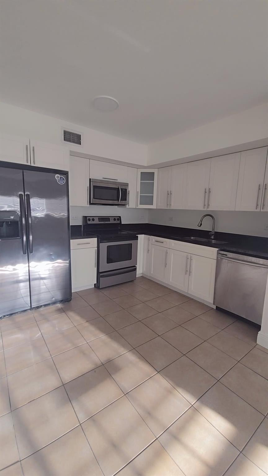 LAKEWOOD AT EMERALD HILLS - Residential Lease