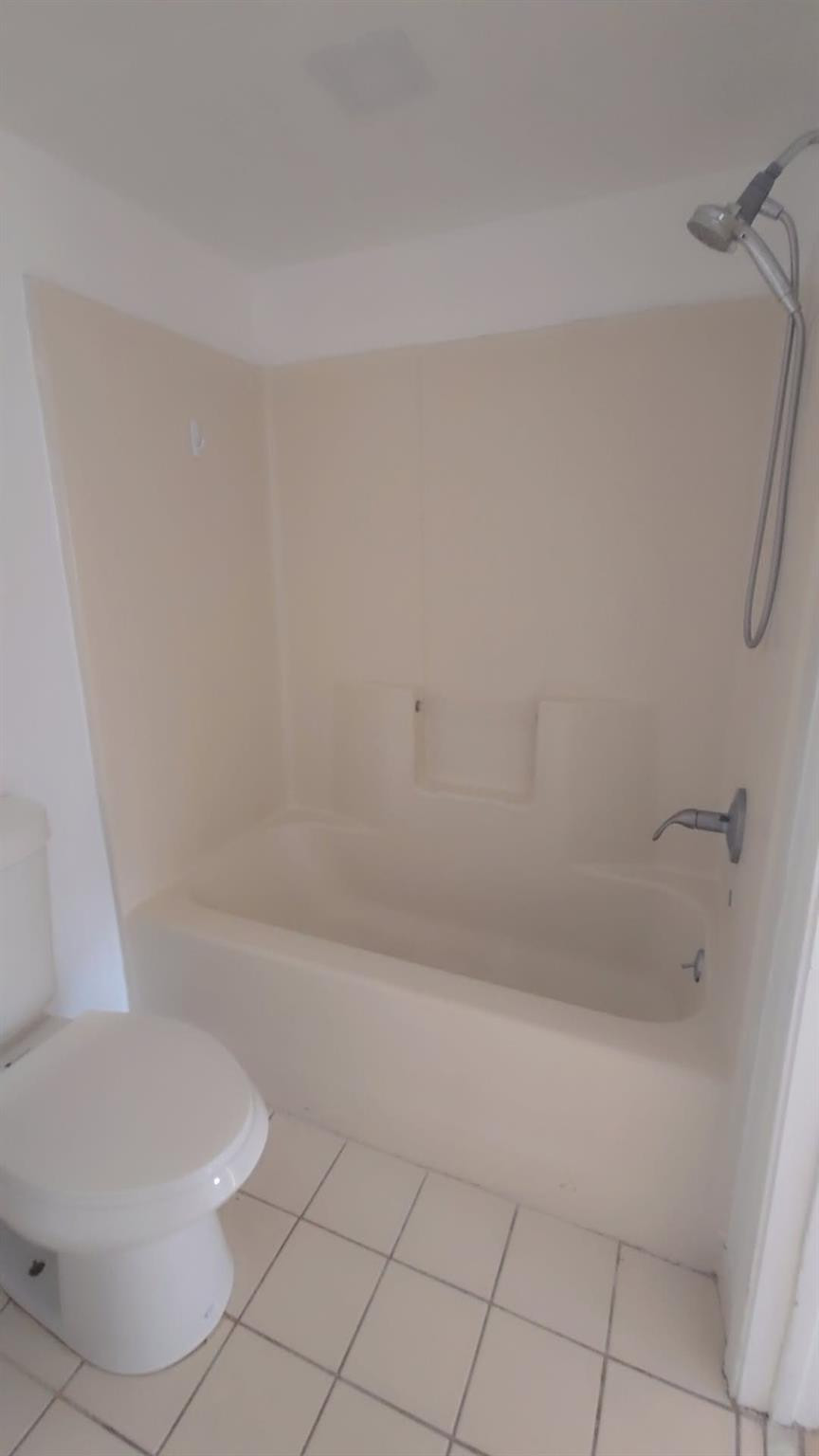 LAKEWOOD AT EMERALD HILLS - Residential Lease