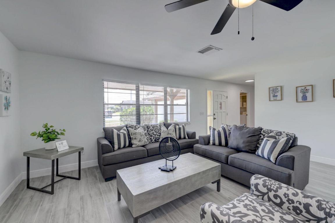 543 SE Greenway Terrace