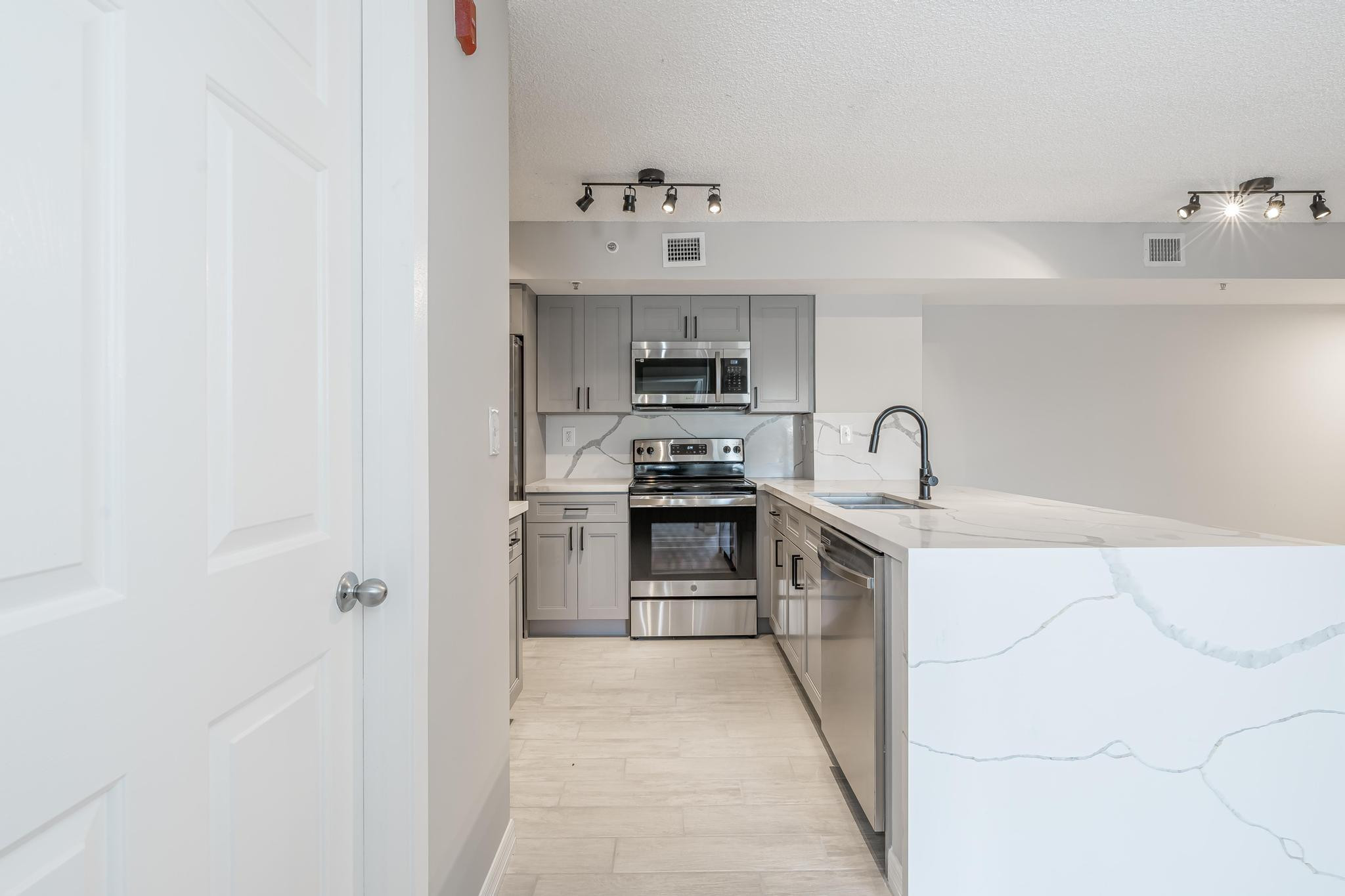 ROYAL GRAND CONDO - Residential