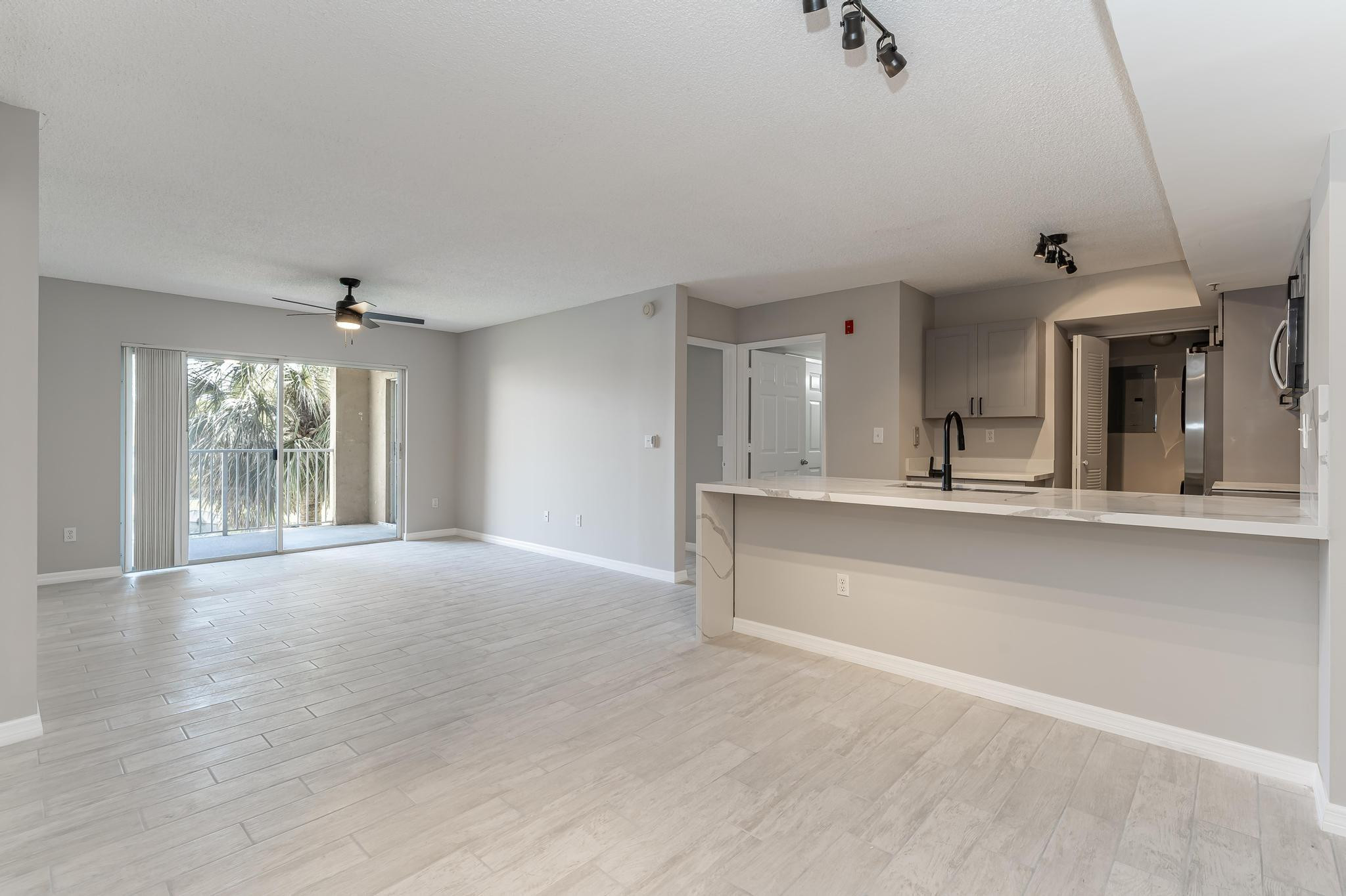 ROYAL GRAND CONDO - Residential