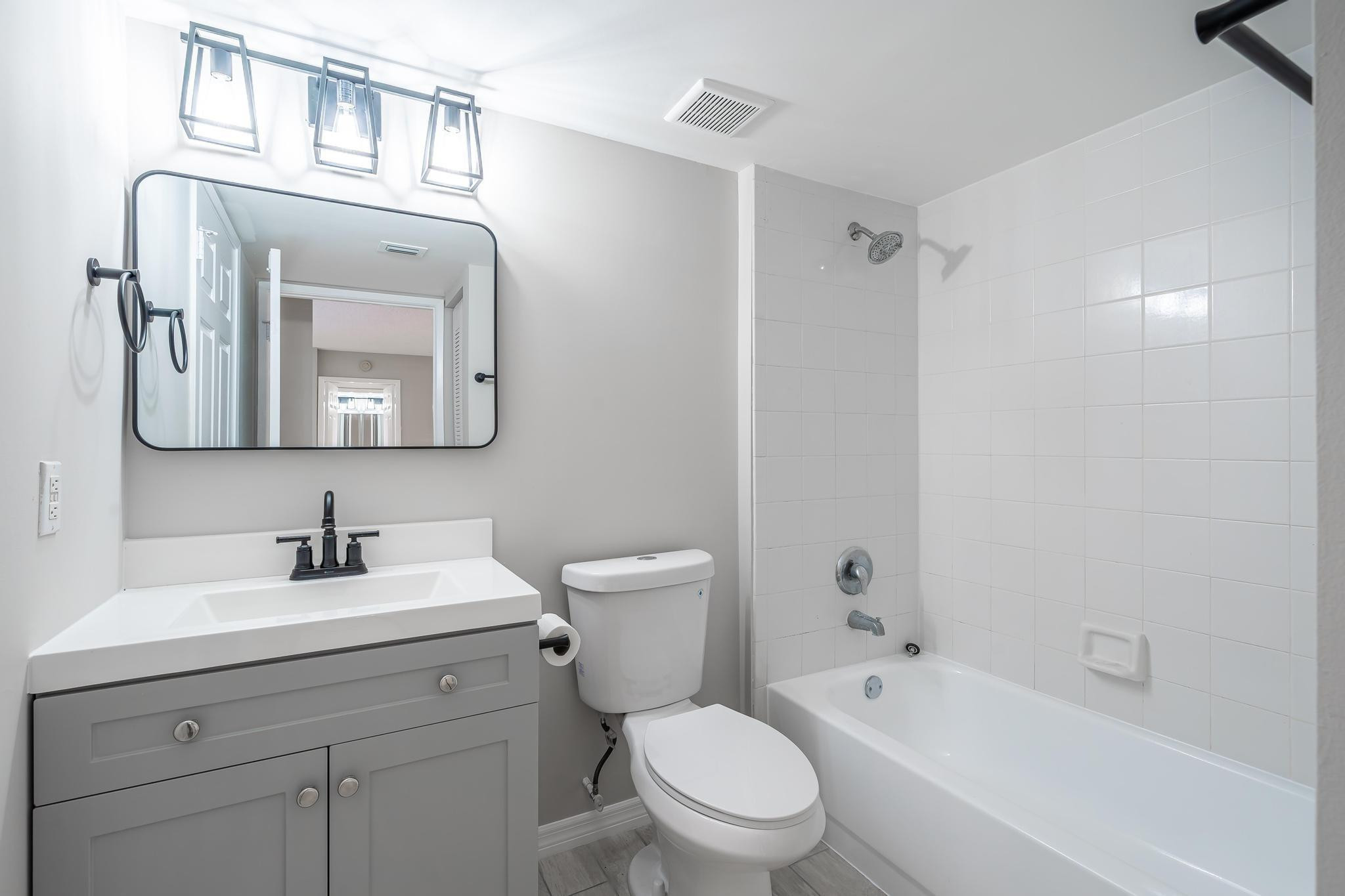 ROYAL GRAND CONDO - Residential