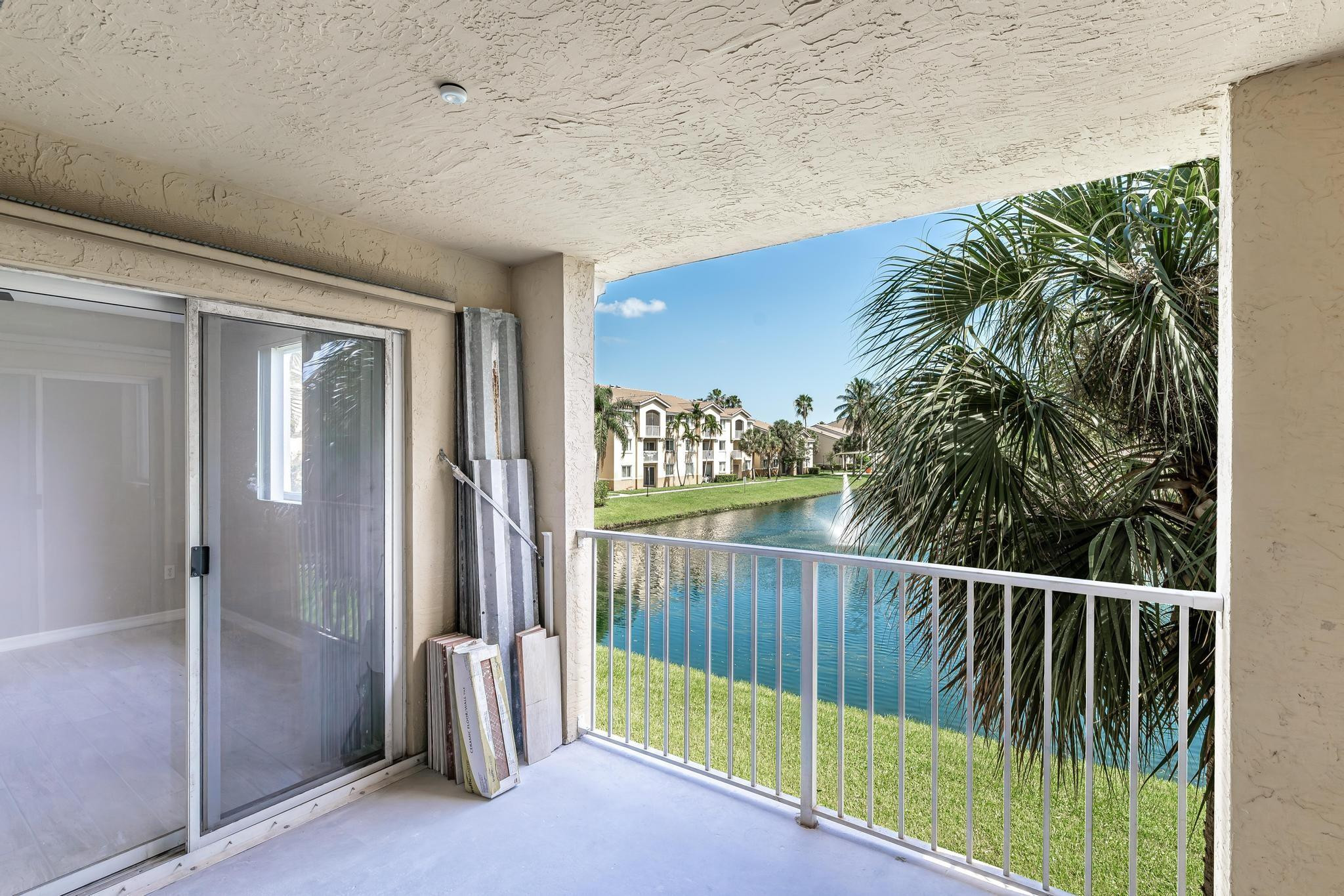 ROYAL GRAND CONDO - Residential