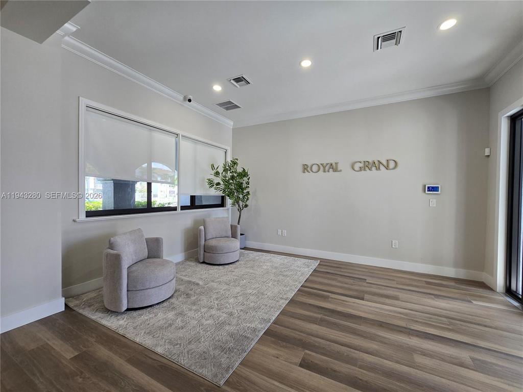 ROYAL GRAND CONDO - Residential