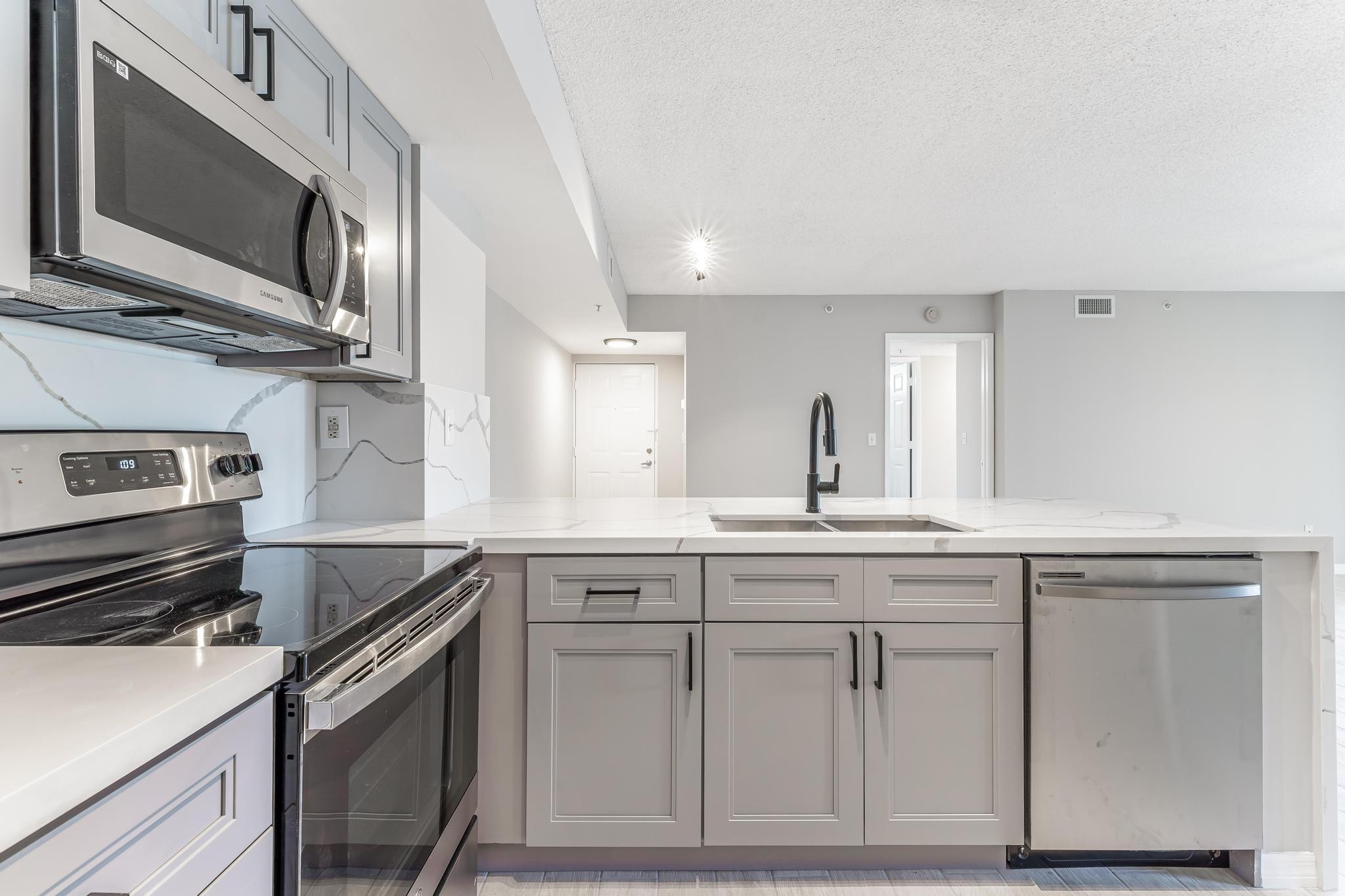 ROYAL GRAND CONDO - Residential