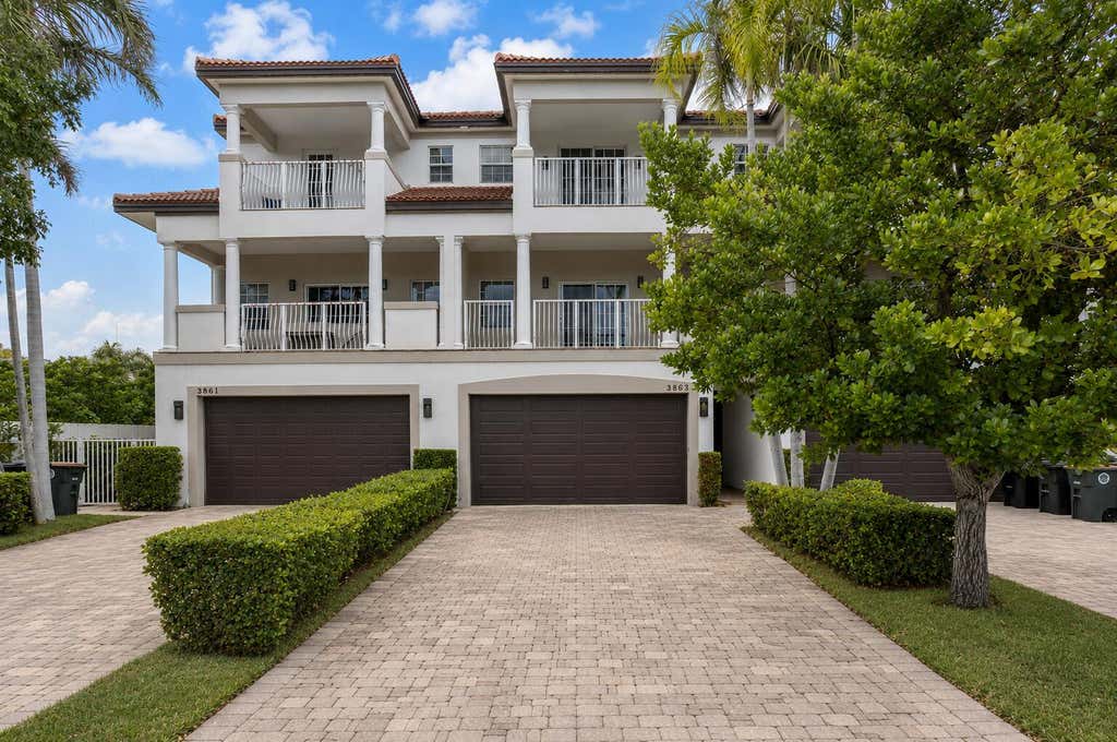 Photo of 3863 NE 22nd Way, Lighthouse Point, FL 33064 (MLS # B26060894)
