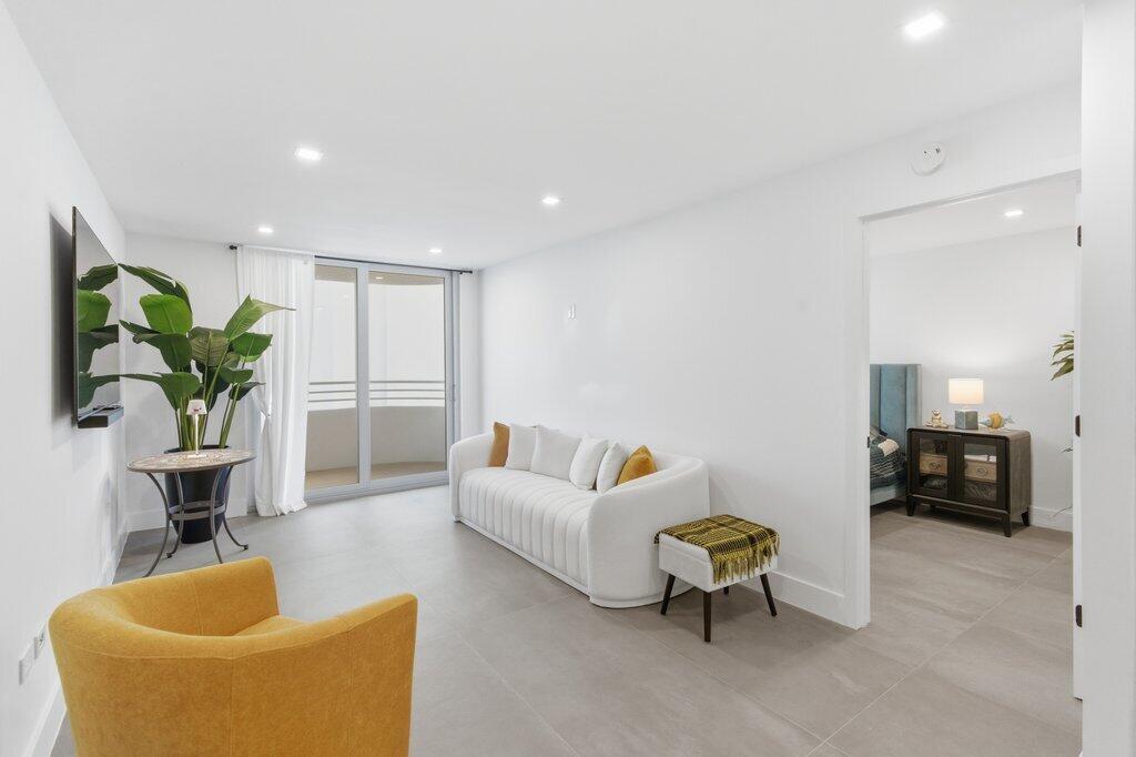 OCEANSIDE PLAZA CONDO - Residential