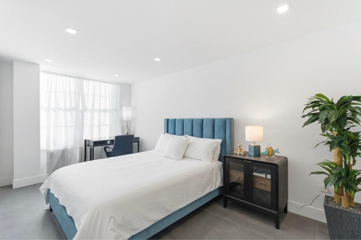 OCEANSIDE PLAZA CONDO - Residential