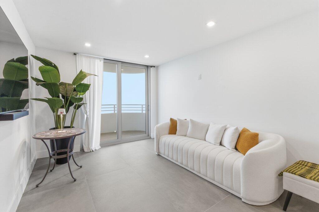 OCEANSIDE PLAZA CONDO - Residential