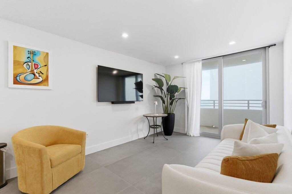 OCEANSIDE PLAZA CONDO - Residential