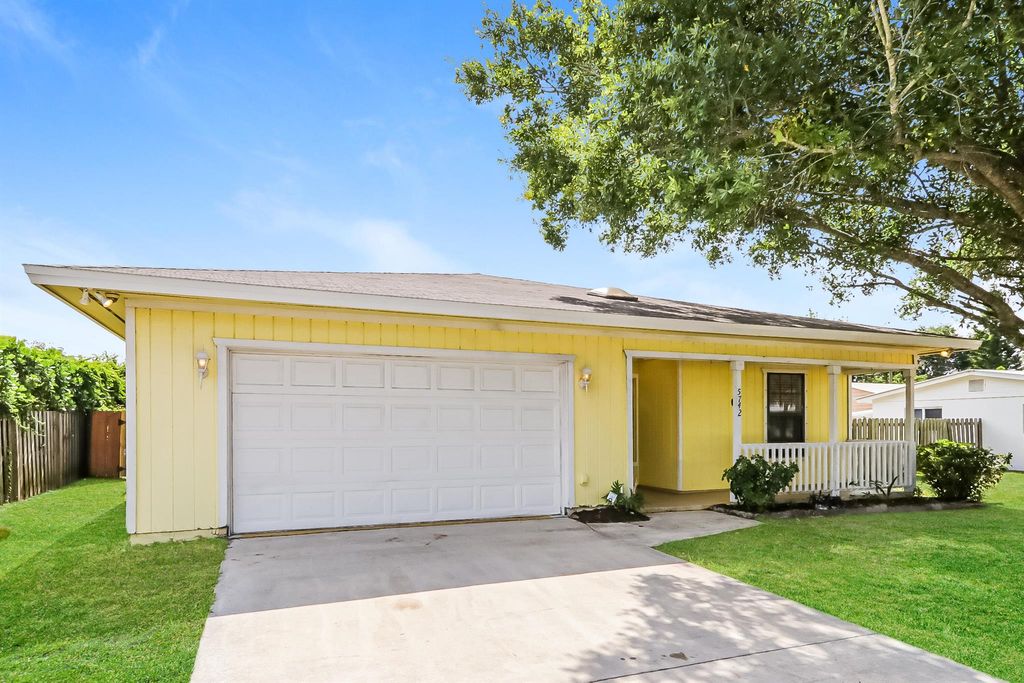 Photo of 5742 SE Laguna Avenue, Stuart, FL 34997 (MLS # R10912531)