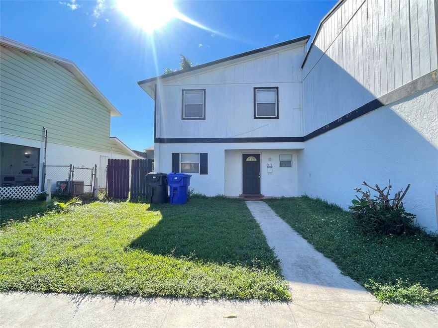 BEAUTIFUL AND SPACIOUS TOWNHOUSE FEATURING 4 BEDROOMS/2.5 BATHROOMS, OFFERING 1,639 SF OF LIVING SPACE. RENOVATED KITCHEN WITH QUARTZ COUNTERTOPS, AMPLE CABINETERY. 1/2 BATHROOM ON THE GROUND FLOOR. SEPARATE DINING AREA. LARGE LIVING ROOM VINYL FLOORS UPSTAIRS. GENEROUS SIZED BEDROOMS. PRIVATE BACKYARD. NEAR TO MAIN AVENUES AND SHOPPING CENTERS