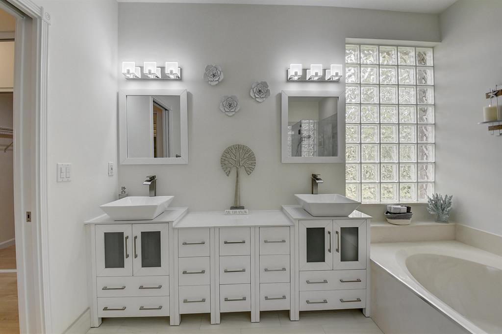 VALENCIA LAKES 3 - Residential