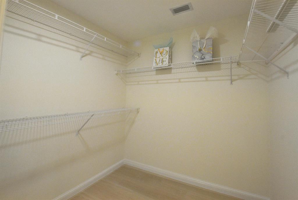 VALENCIA LAKES 3 - Residential