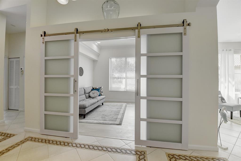 VALENCIA LAKES 3 - Residential